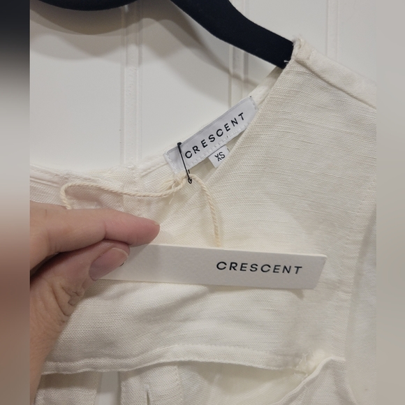 Crop Top With Button Back - Picture 3 of 5